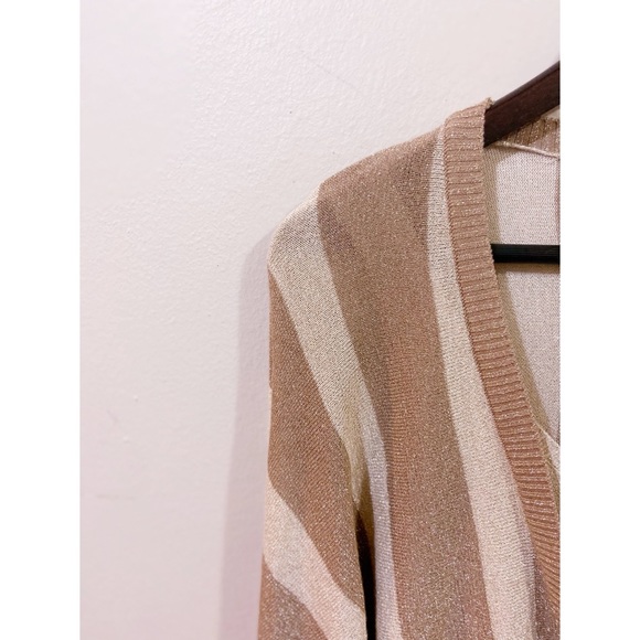 BCBGMaxazria Beautiful Vertical Stripe Top - Picture 4 of 7